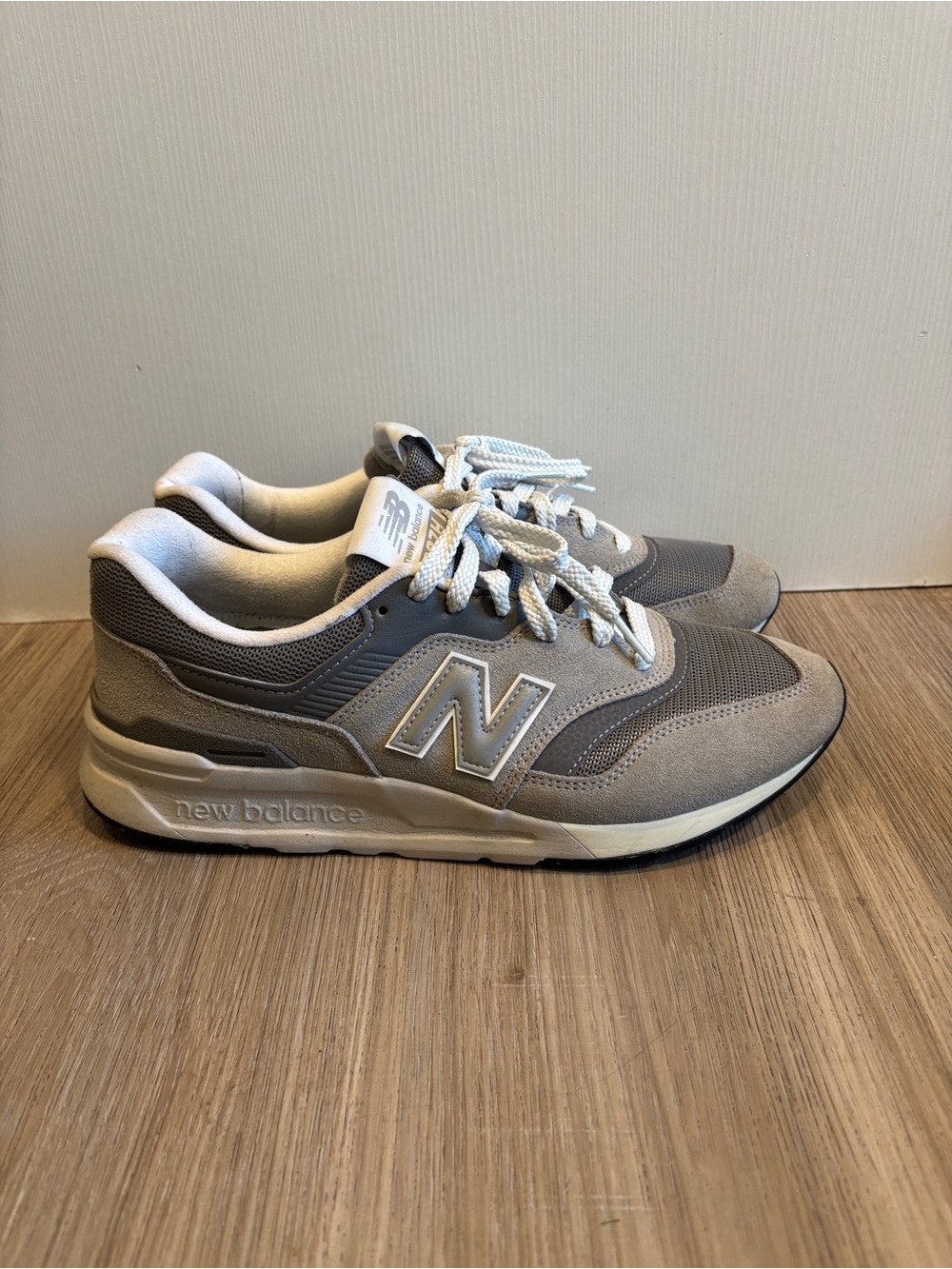 New Balance 997H Gray Silver CM997HCA Men 8.5 Womens 10 Running Casual Sneaker